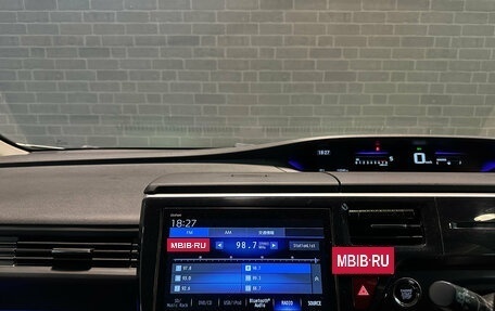 Honda Stepwgn IV, 2018 год, 2 160 000 рублей, 12 фотография