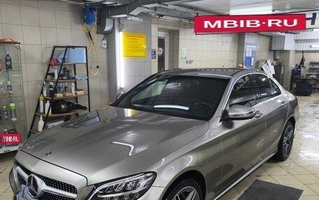 Mercedes-Benz C-Класс, 2019 год, 3 750 000 рублей, 3 фотография