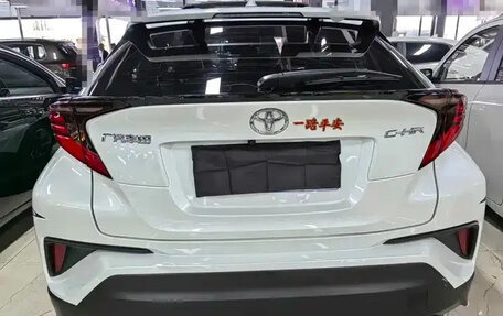 Toyota C-HR I рестайлинг, 2021 год, 2 120 000 рублей, 5 фотография