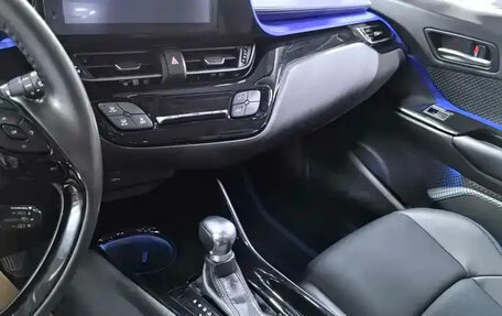 Toyota C-HR I рестайлинг, 2021 год, 2 120 000 рублей, 12 фотография