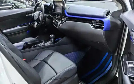 Toyota C-HR I рестайлинг, 2021 год, 2 120 000 рублей, 9 фотография