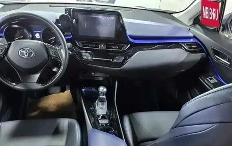 Toyota C-HR I рестайлинг, 2021 год, 2 120 000 рублей, 10 фотография