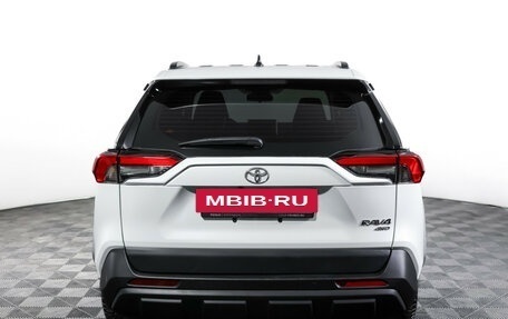 Toyota RAV4, 2022 год, 3 719 000 рублей, 6 фотография