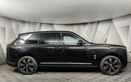 Rolls-Royce Cullinan, 2021 год, 45 000 000 рублей, 6 фотография