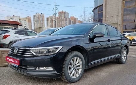 Volkswagen Passat B8 рестайлинг, 2019 год, 2 700 000 рублей, 1 фотография