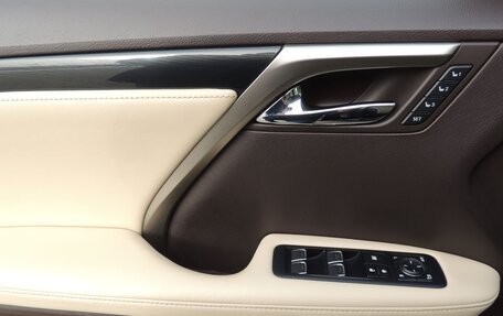 Lexus RX IV рестайлинг, 2017 год, 4 700 000 рублей, 18 фотография