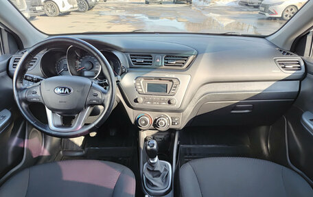 KIA Rio III рестайлинг, 2013 год, 900 000 рублей, 14 фотография