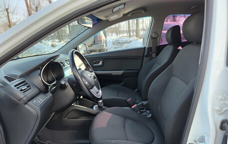 KIA Rio III рестайлинг, 2013 год, 900 000 рублей, 16 фотография
