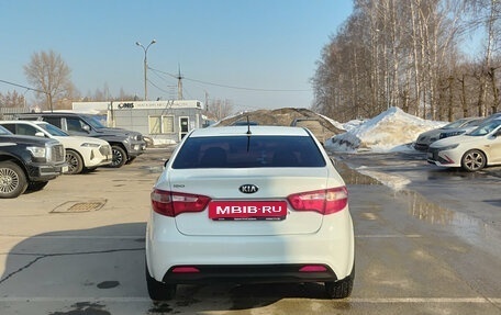 KIA Rio III рестайлинг, 2013 год, 900 000 рублей, 6 фотография