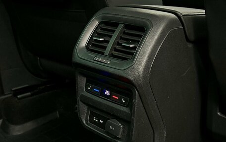 Volkswagen Tiguan II, 2018 год, 2 482 700 рублей, 11 фотография