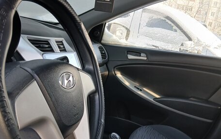 Hyundai Solaris II рестайлинг, 2016 год, 780 000 рублей, 4 фотография