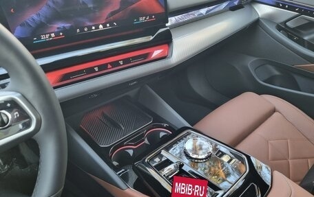 BMW 5 серия, 2025 год, 8 700 000 рублей, 39 фотография