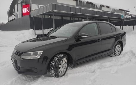 Volkswagen Jetta VI, 2014 год, 1 050 000 рублей, 2 фотография