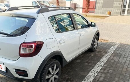 Renault Sandero II рестайлинг, 2019 год, 975 000 рублей, 2 фотография