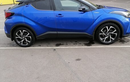 Toyota C-HR I рестайлинг, 2021 год, 2 799 000 рублей, 2 фотография