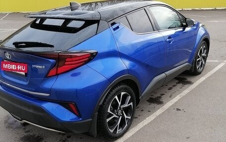 Toyota C-HR I рестайлинг, 2021 год, 2 799 000 рублей, 3 фотография