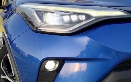 Toyota C-HR I рестайлинг, 2021 год, 2 799 000 рублей, 10 фотография