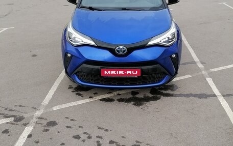 Toyota C-HR I рестайлинг, 2021 год, 2 799 000 рублей, 7 фотография