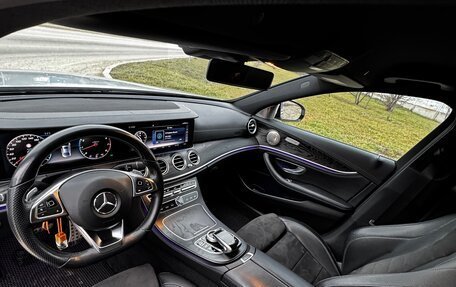 Mercedes-Benz E-Класс, 2017 год, 3 050 000 рублей, 15 фотография