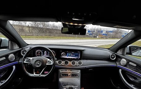 Mercedes-Benz E-Класс, 2017 год, 3 050 000 рублей, 25 фотография