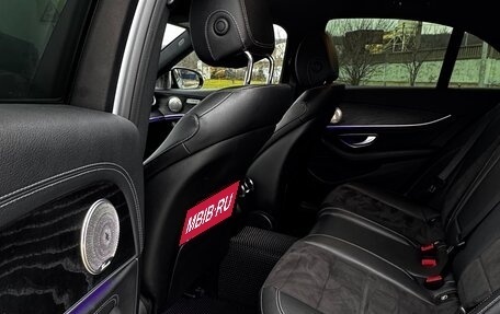 Mercedes-Benz E-Класс, 2017 год, 3 050 000 рублей, 19 фотография