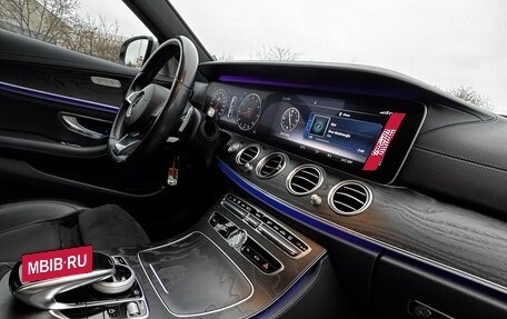 Mercedes-Benz E-Класс, 2017 год, 3 050 000 рублей, 28 фотография