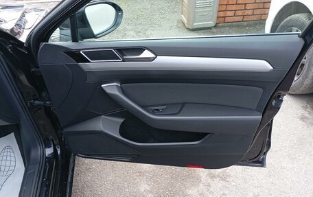 Volkswagen Passat B8 рестайлинг, 2019 год, 2 700 000 рублей, 16 фотография