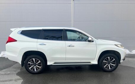 Mitsubishi Pajero Sport III рестайлинг, 2016 год, 2 774 000 рублей, 4 фотография
