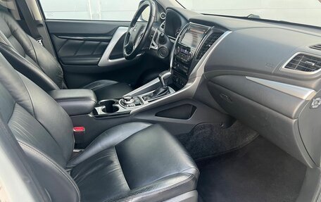 Mitsubishi Pajero Sport III рестайлинг, 2016 год, 2 774 000 рублей, 12 фотография