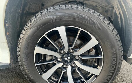 Mitsubishi Pajero Sport III рестайлинг, 2016 год, 2 774 000 рублей, 32 фотография