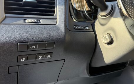 Lexus RX IV рестайлинг, 2018 год, 4 500 000 рублей, 11 фотография