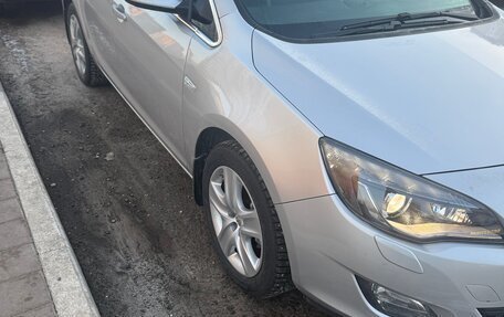 Opel Astra J, 2010 год, 10 фотография