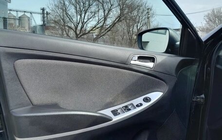 Hyundai Solaris II рестайлинг, 2012 год, 600 000 рублей, 11 фотография