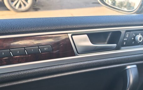 Volkswagen Touareg III, 2015 год, 2 590 000 рублей, 14 фотография