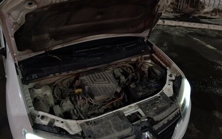 Renault Logan II, 2019 год, 490 000 рублей, 13 фотография