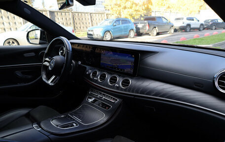 Mercedes-Benz E-Класс, 2021 год, 3 950 000 рублей, 10 фотография