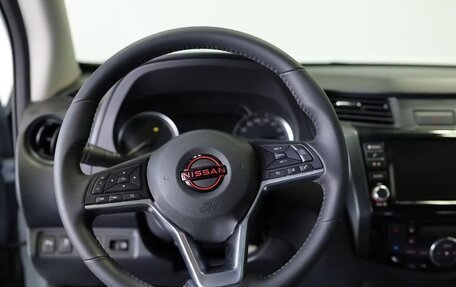 Nissan Navara (Frontier), 2025 год, 3 350 000 рублей, 13 фотография