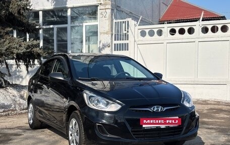 Hyundai Solaris II рестайлинг, 2013 год, 825 000 рублей, 3 фотография