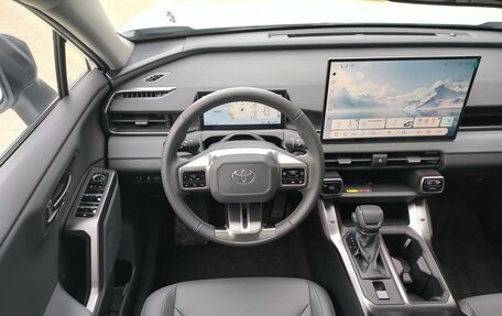 Toyota RAV4, 2026 год, 4 990 000 рублей, 24 фотография