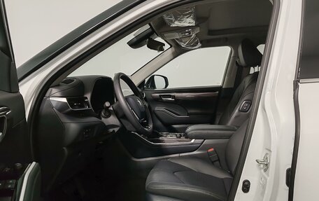 Toyota Highlander, 2025 год, 6 150 000 рублей, 15 фотография