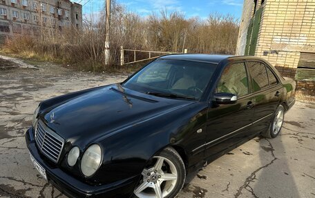 Mercedes-Benz E-Класс, 1997 год, 370 000 рублей, 2 фотография