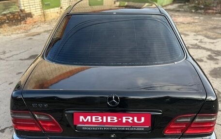 Mercedes-Benz E-Класс, 1997 год, 370 000 рублей, 4 фотография