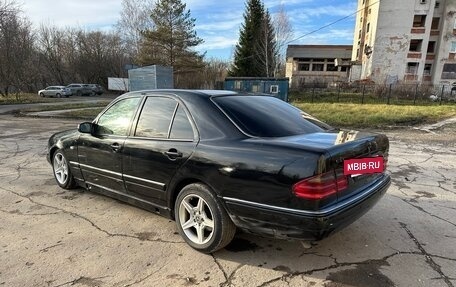Mercedes-Benz E-Класс, 1997 год, 370 000 рублей, 7 фотография