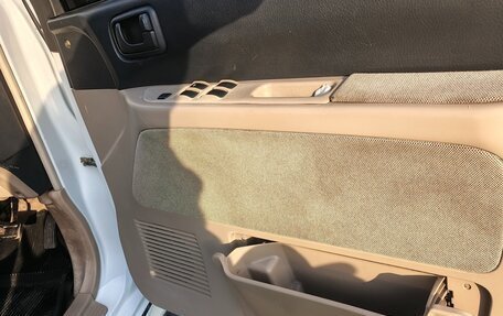 Mitsubishi Mirage VI рестайлинг, 2000 год, 340 000 рублей, 18 фотография