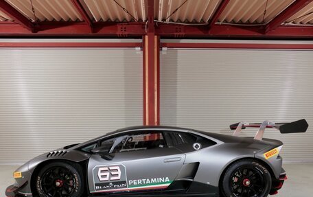 Lamborghini Huracán, 2017 год, 26 900 000 рублей, 3 фотография