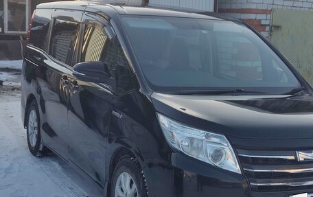 Toyota Noah III, 2014 год, 1 650 000 рублей, 3 фотография