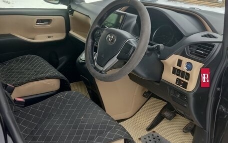Toyota Noah III, 2014 год, 1 650 000 рублей, 7 фотография