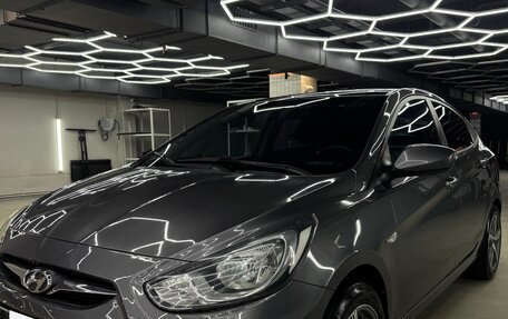 Hyundai Solaris II рестайлинг, 2011 год, 770 000 рублей, 2 фотография