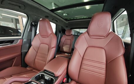 Porsche Cayenne III, 2025 год, 29 900 000 рублей, 26 фотография