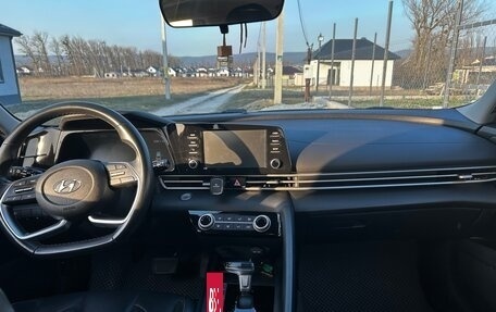 Hyundai Elantra, 2021 год, 1 990 000 рублей, 8 фотография